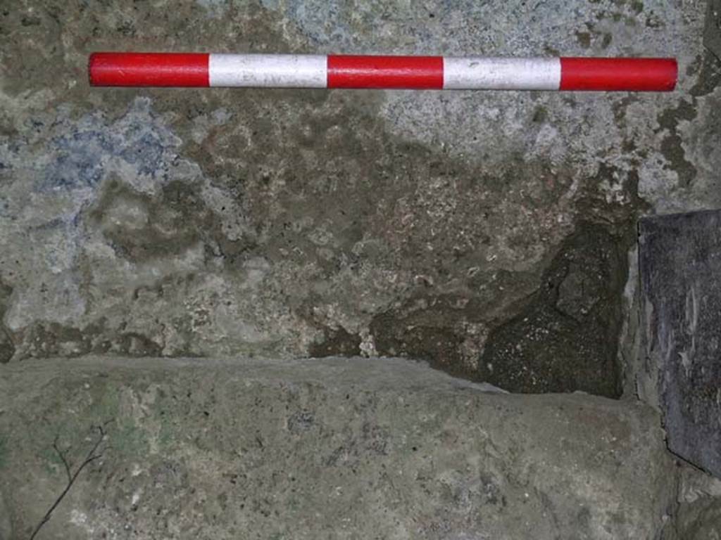 V.18 Herculaneum. May 2004. Looking down on latrine. Photo courtesy of Nicolas Monteix.