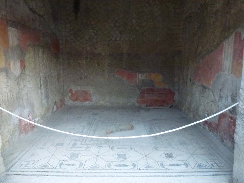 V.30 Herculaneum, October 2012. Oecus 1, looking east from atrium. Photo courtesy of Michael Binns.