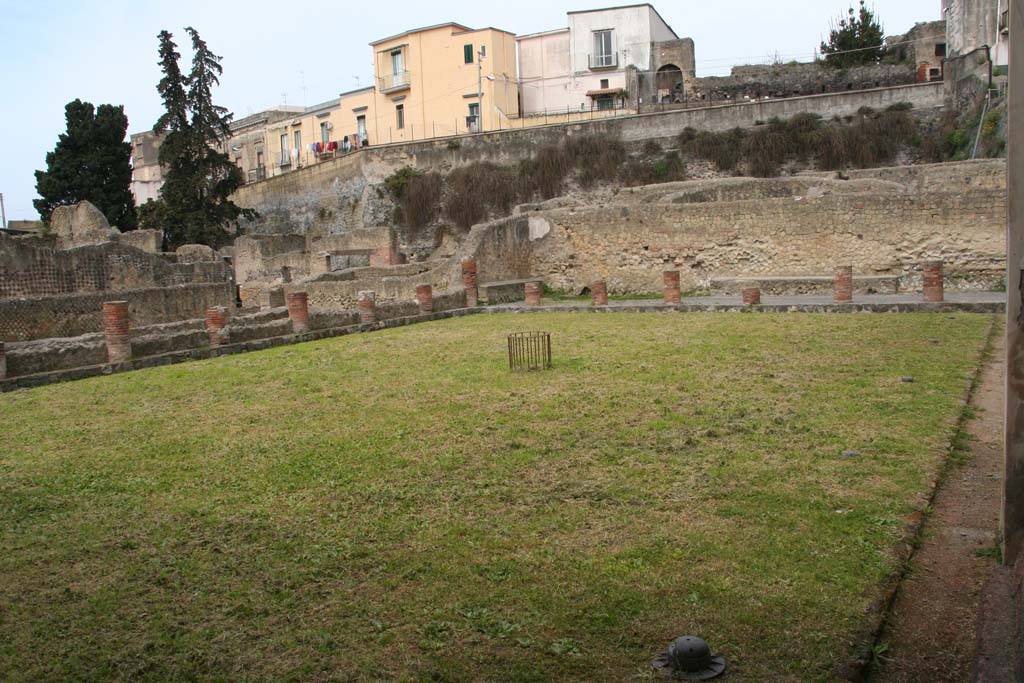 VI.1/7, Herculaneum, April 2013. Looking towards south-west corner of columned portico of palaestra. 
Photo courtesy of Klaus Heese.
