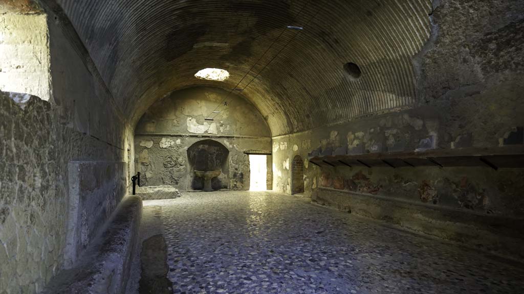 VI.1/7, Herculaneum, August 2021. Looking north across changing room of men’s baths. Photo courtesy of Robert Hanson.