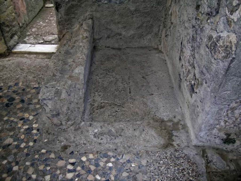 VI.1, Herculaneum. October 2004. Looking west across flooring in north-west corner of apodyterium. Photo courtesy of Nicolas Monteix.


