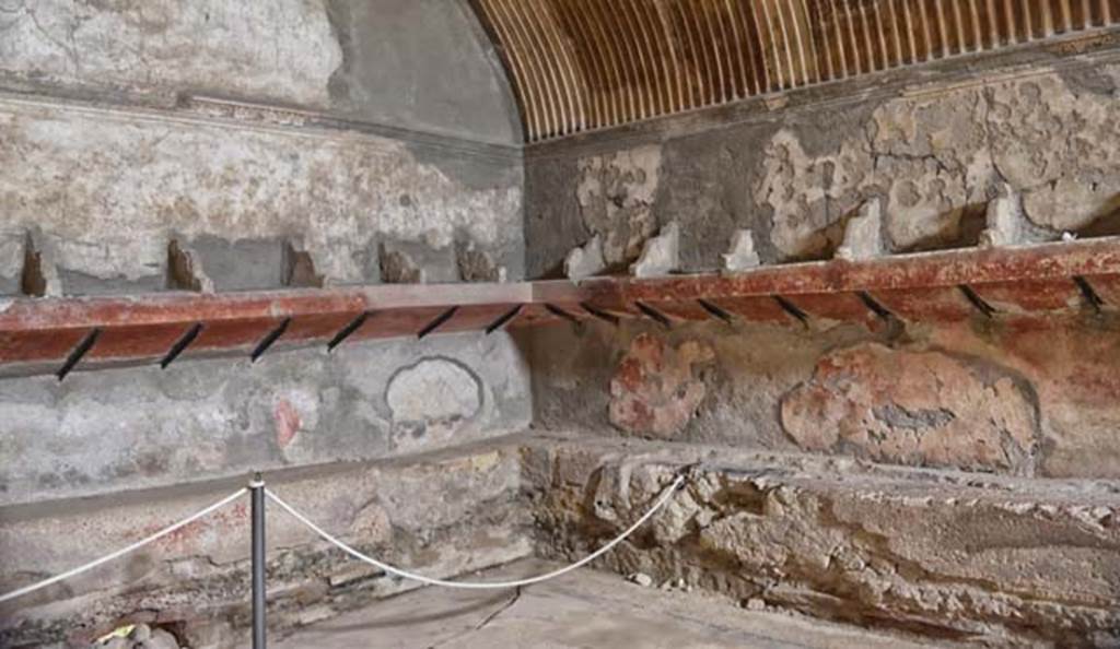 VI.1/7, Herculaneum, April 2018. Looking towards north-east corner of tepidarium. 
Photo courtesy of Ian Lycett-King. Use is subject to Creative Commons Attribution-NonCommercial License v.4 International.
