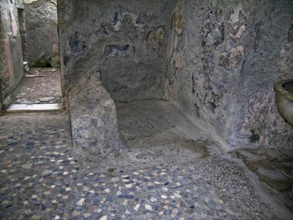 VI.1/7, Herculaneum. October 2004. Looking towards corridor to frigidarium in north-west corner of apodyterium. 
Photo courtesy of Nicolas Monteix.
