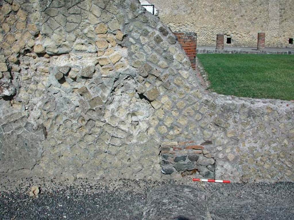 VI.1/4/5, Herculaneum. September 2003. Looking towards north wall. Photo courtesy of Nicolas Monteix.

