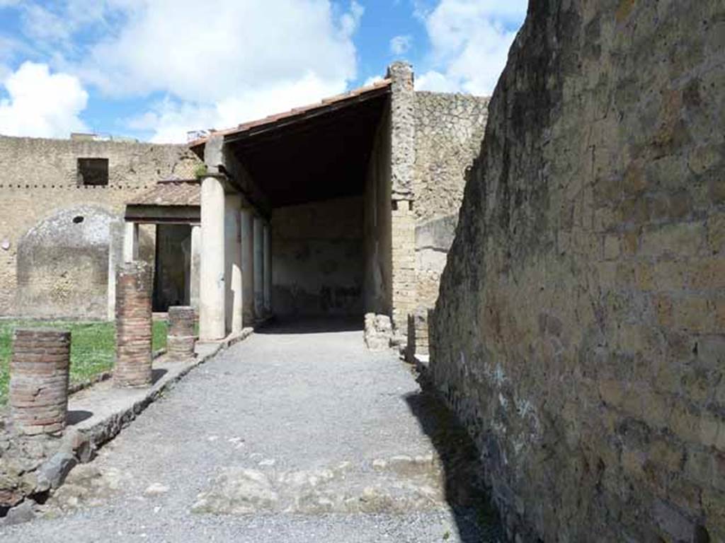 Ins. VI.5. May 2010. Central baths, looking north along east portico. 