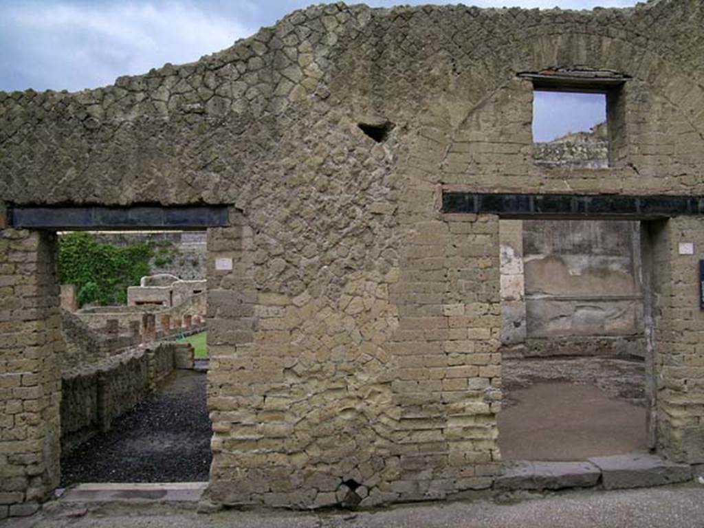 VI.7, on left, and VI.8, on right, Herculaneum. June 2006. Looking west to entrance doorways. Photo courtesy of Nicolas Monteix.

