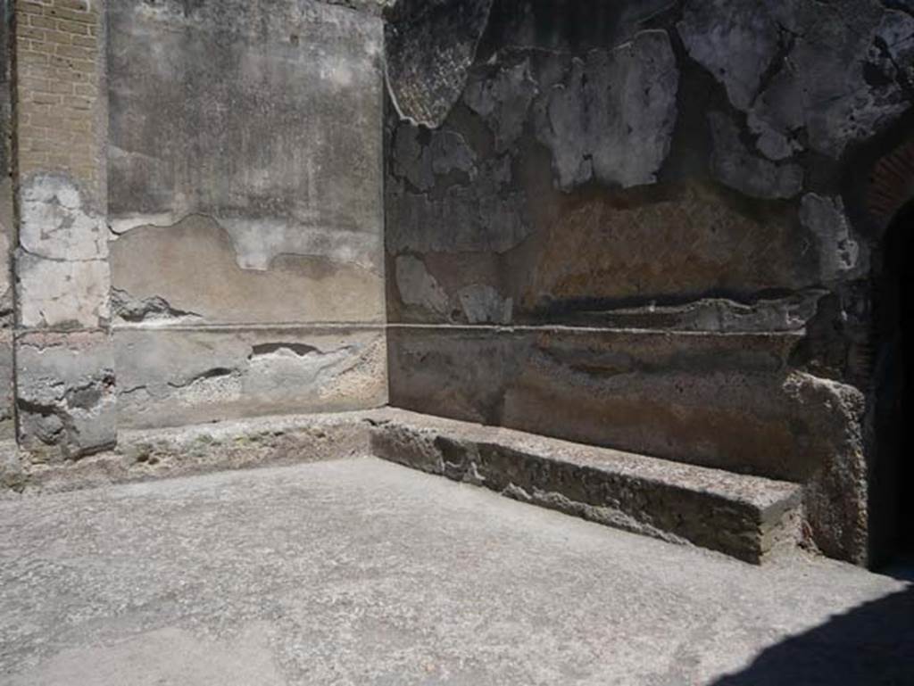 VI.8, Herculaneum. August 2013. Looking towards north-west corner of vestibule.
Photo courtesy of Buzz Ferebee.
