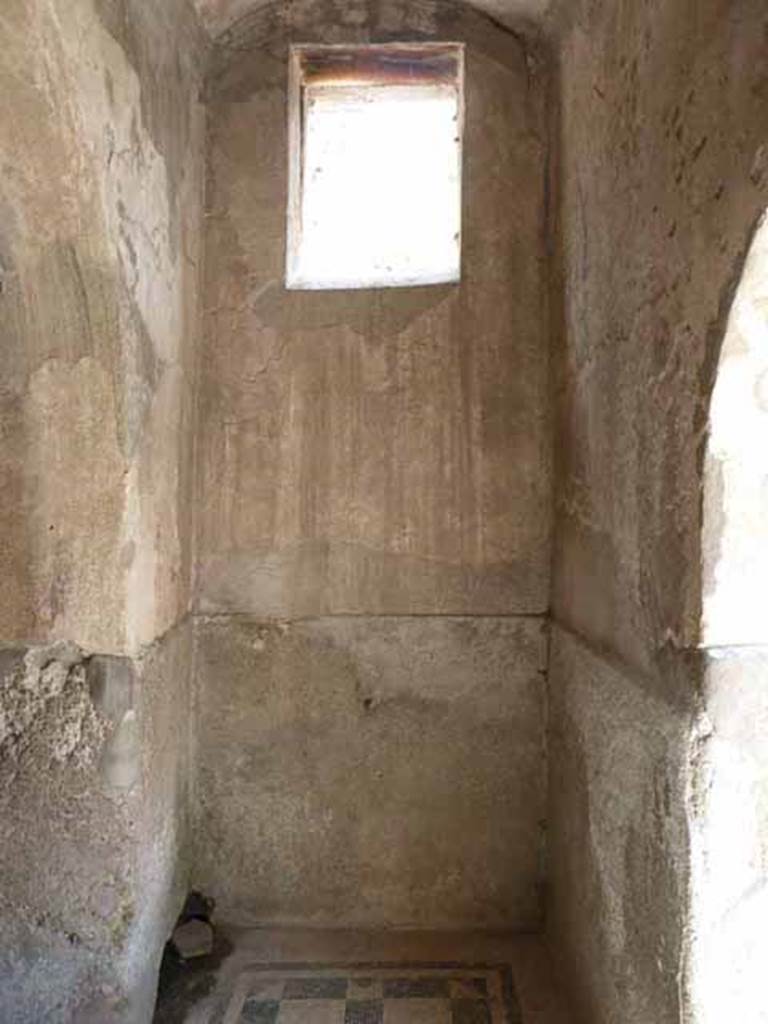 VI.8, Herculaneum. May 2010. Looking east into alcove on south side of entrance doorway to apodyterium.