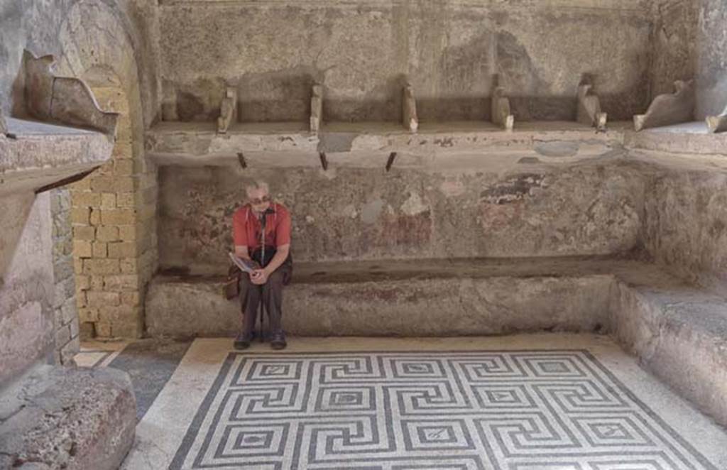 VI.8, Herculaneum, April 2018. 
Looking across tepidarium towards south wall, with doorway to apodyterium (changing room) in south-east corner, on left. Photo courtesy of Ian Lycett-King. Use is subject to Creative Commons Attribution-NonCommercial License v.4 International.

