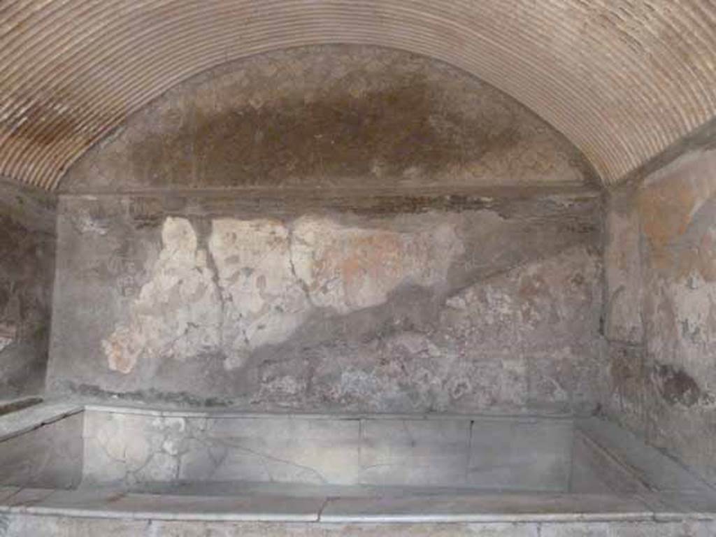 VI.8, Herculaneum. May 2010. North end of hot-room.