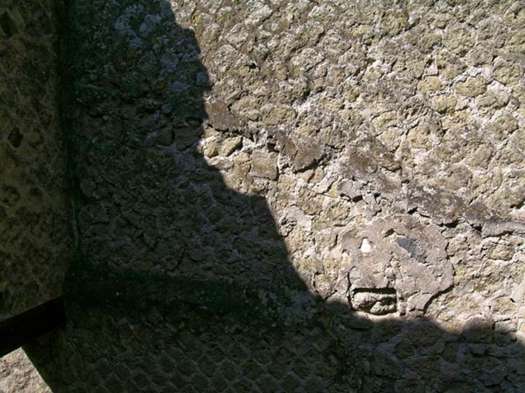 VI.13/11, Herculaneum. May 2004. South wall of rustic storeroom. Photo courtesy of Nicolas Monteix.