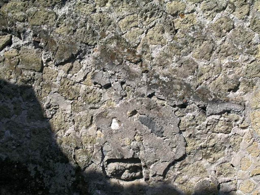 VI.13/11, Herculaneum. May 2004. Detail of south wall of rustic storeroom. Photo courtesy of Nicolas Monteix.