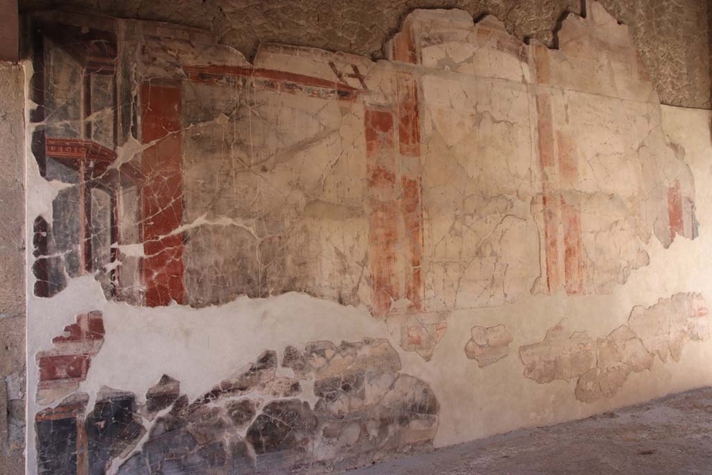 VI.13 Herculaneum, October 2020. Looking south along east wall of tablinum. Photo courtesy of Klaus Heese.