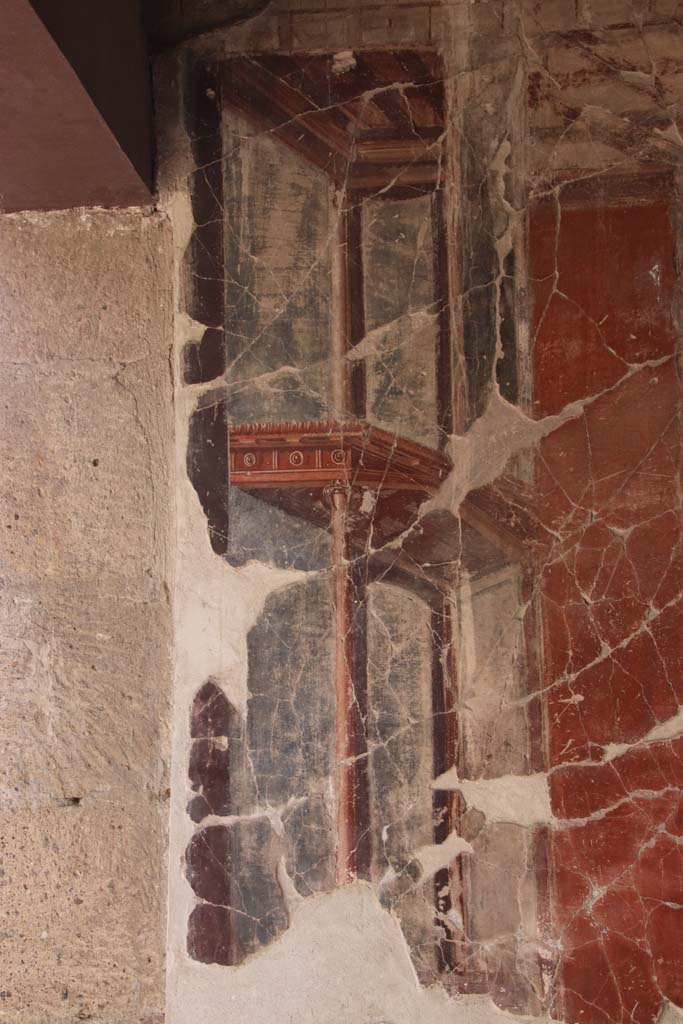 VI.13 Herculaneum. September 2017.  
Detail from north end of east wall of tablinum, showing two-storied pavilion with coffered ceiling.
Photo courtesy of Klaus Heese. 
