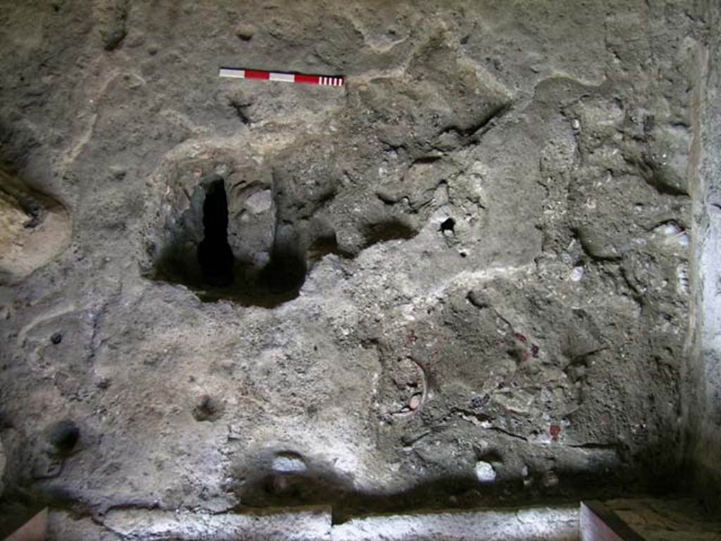 VI.15, Herculaneum. September 2004. North-west corner, with entrance doorway, lower right.Photo courtesy of Nicolas Monteix.

