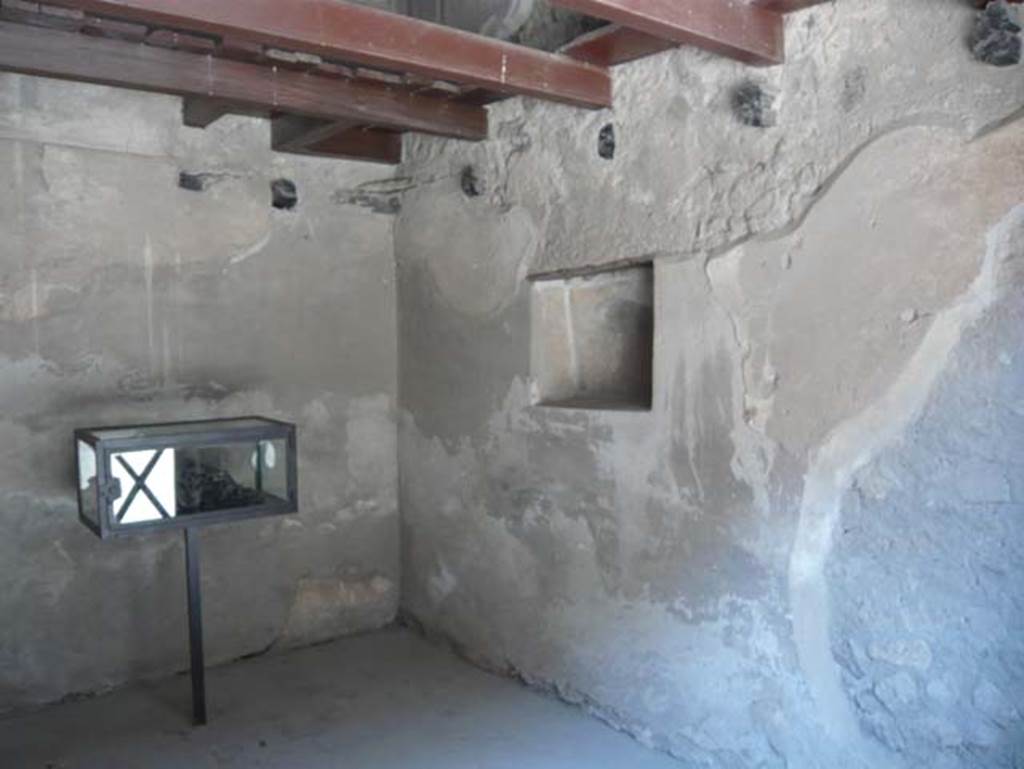 VI.15 Herculaneum. August 2013. Looking towards south-west corner. Photo courtesy of Buzz Ferebee.