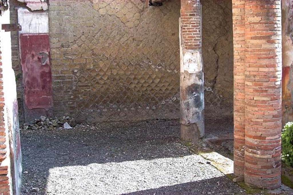 VI.17, Herculaneum. April 2002. Looking towards east wall of peristyle, in north-east corner. 
Photo courtesy of Nicolas Monteix.
