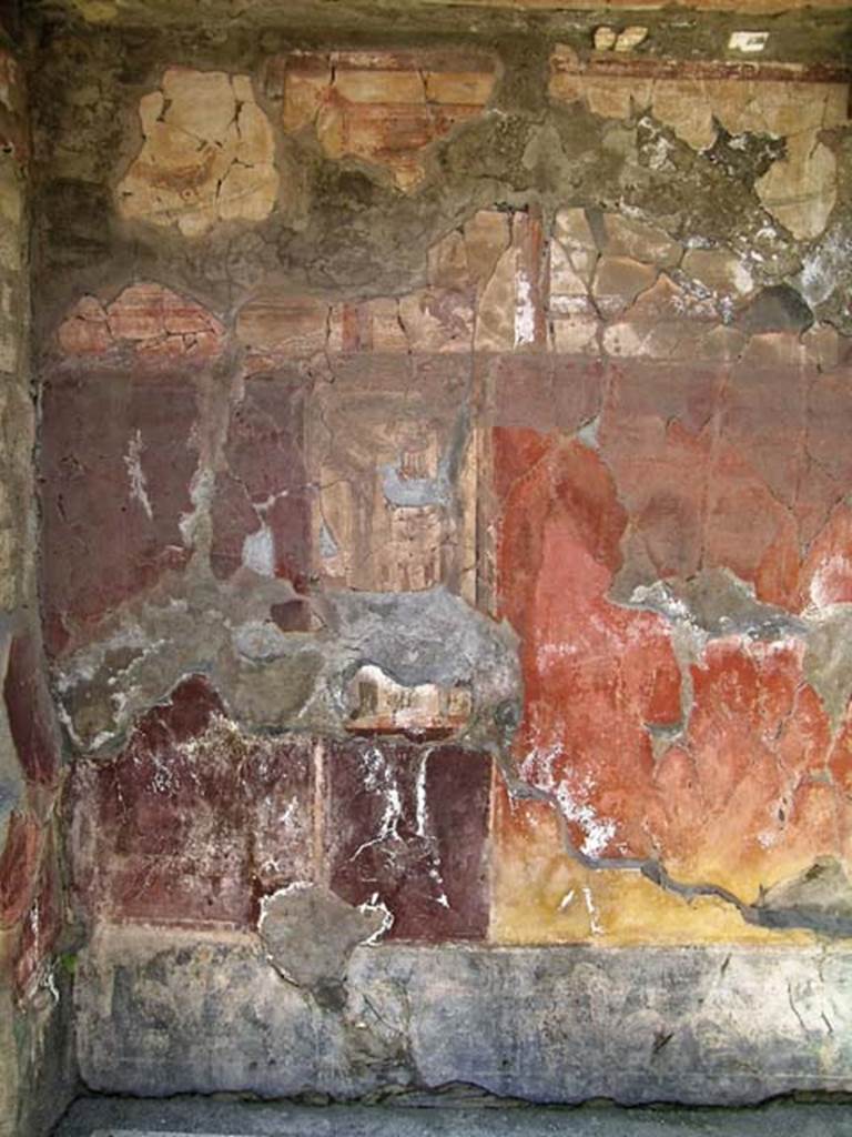 VI.17, Herculaneum. May 2004. Looking towards south wall at east end. 
Photo courtesy of Nicolas Monteix.
