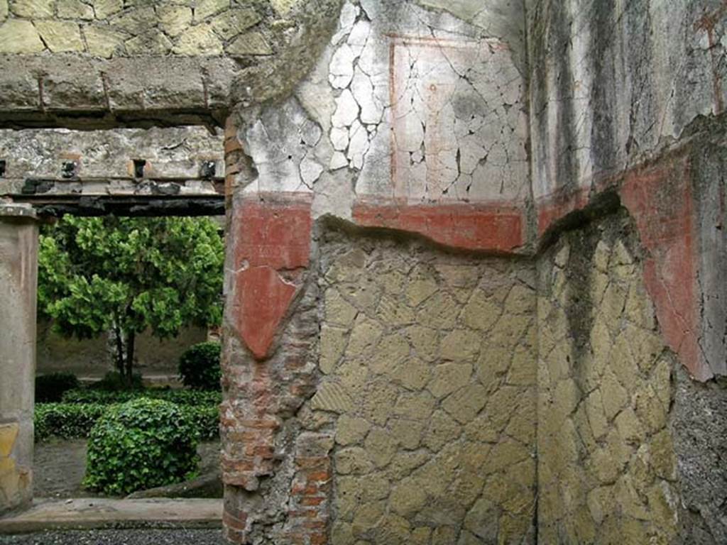 VI.17, Herculaneum. May 2004. Looking towards east wall in south-east corner. Photo courtesy of Nicolas Monteix.