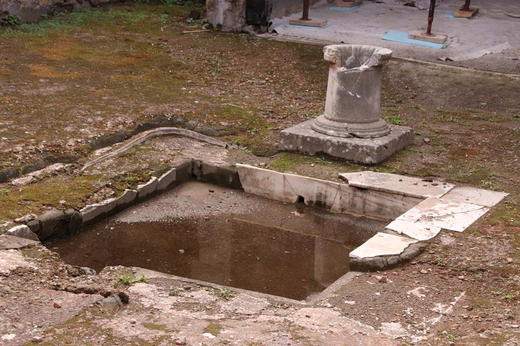 VI.17 Herculaneum. October 2020. Looking south-east across impluvium in atrium. Photo courtesy of Klaus Heese.