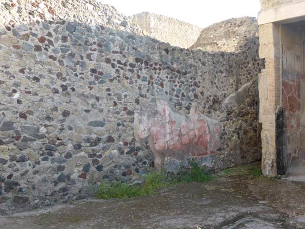 VI.17 Herculaneum. September 2015. East side of atrium at south end.