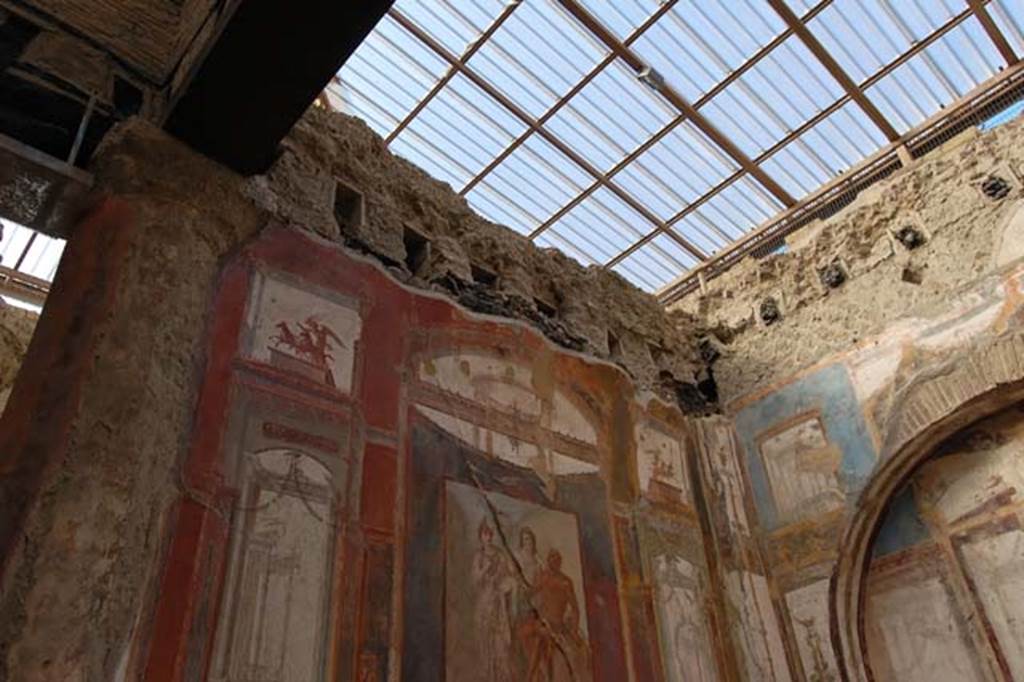 VI.21 Herculaneum. May 2011. Looking towards the upper east wall. Photo courtesy of Nicolas Monteix. 