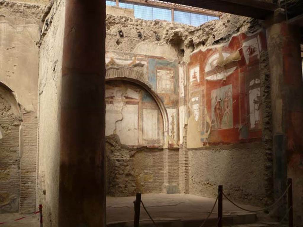 VI.21 Herculaneum. August 2013. Looking towards south-west corner. Photo courtesy of Buzz Ferebee.