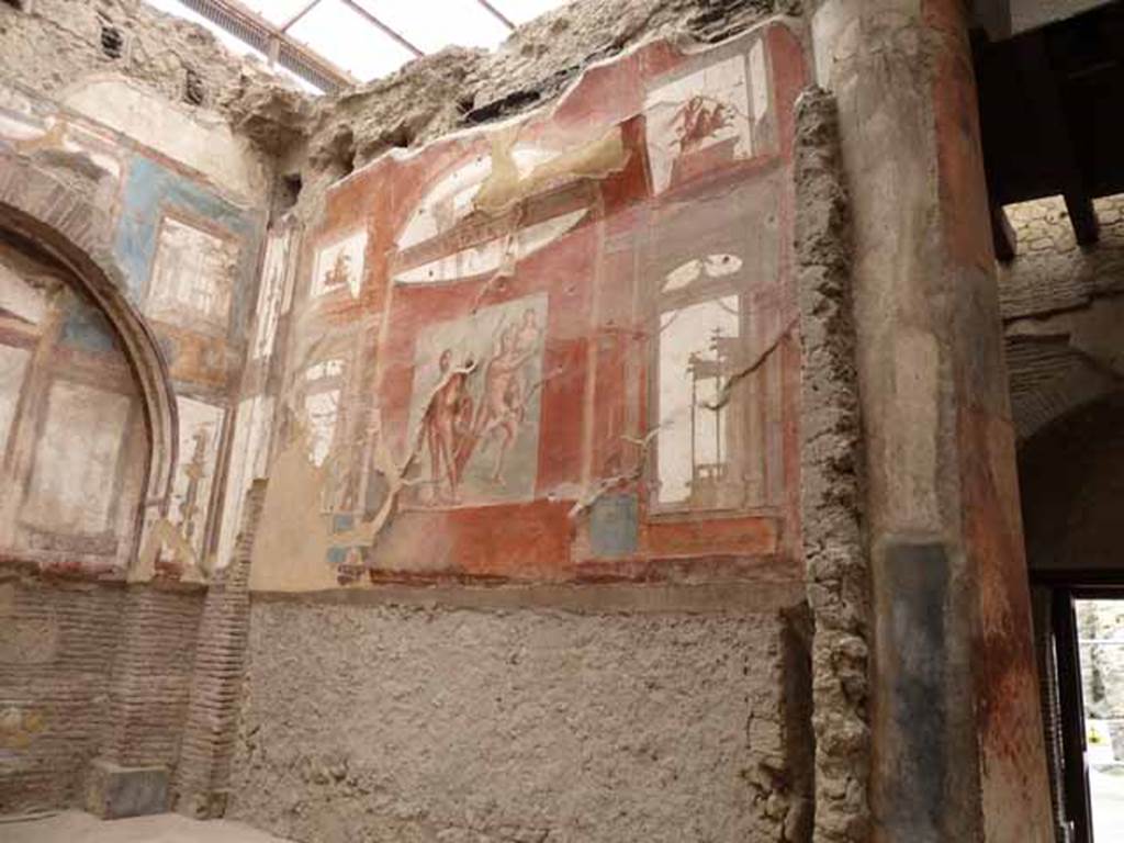 Ins.VI.21, Herculaneum, May 2010. West wall with wall painting of Hercules with Achelous and Deianeira.