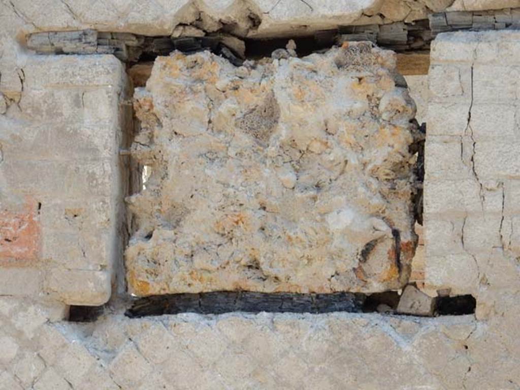 VI.28/29, Herculaneum. May 2018. Looking west from interior of room towards window.
Photo courtesy of Buzz Ferebee.

