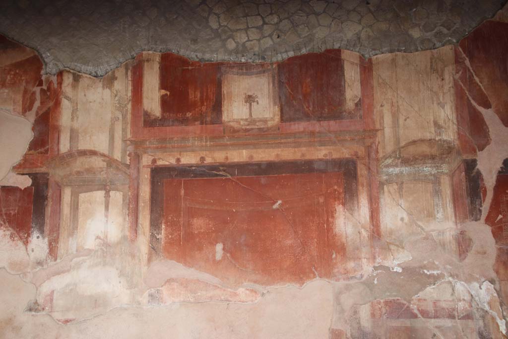 VII.2, Herculaneum, September 2017. Exedra 11, detail from east wall. Photo courtesy of Klaus Heese.