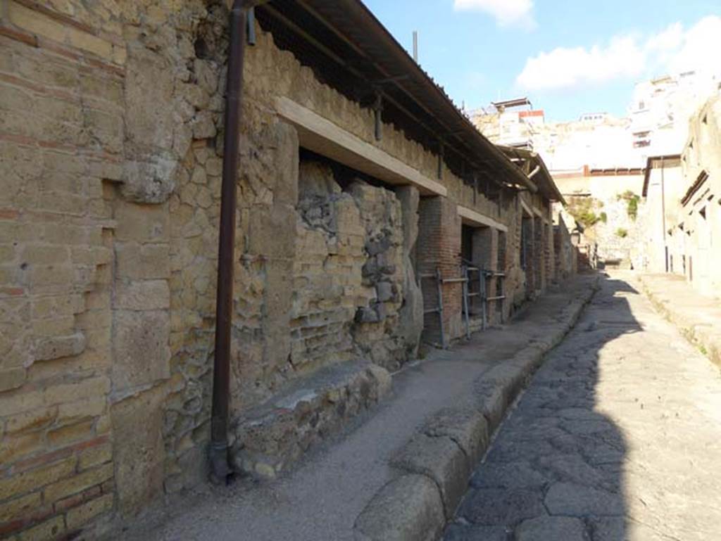 VII, 7, (blocked) on left, Herculaneum, September 2015. Looking north along west side of Cardo III Superiore. Photo courtesy of Michael Binns.
