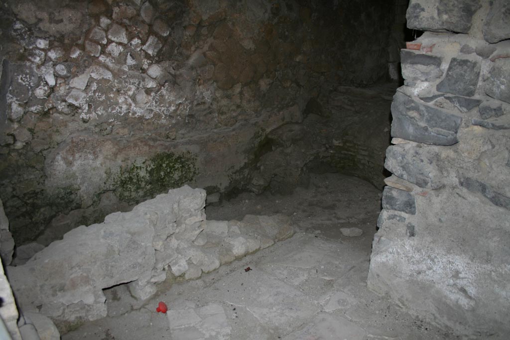 VII.12 Herculaneum, February 2007. Looking towards south wall. Photo courtesy of Nicolas Monteix.