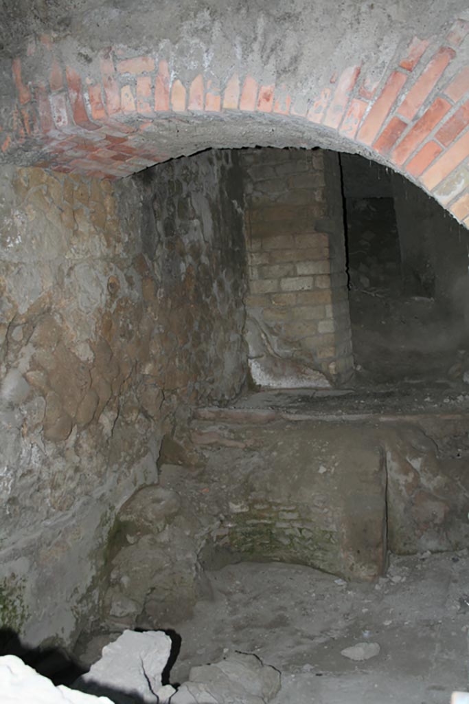 VII.12 Herculaneum, February 2007. Looking west. Photo courtesy of Nicolas Monteix.