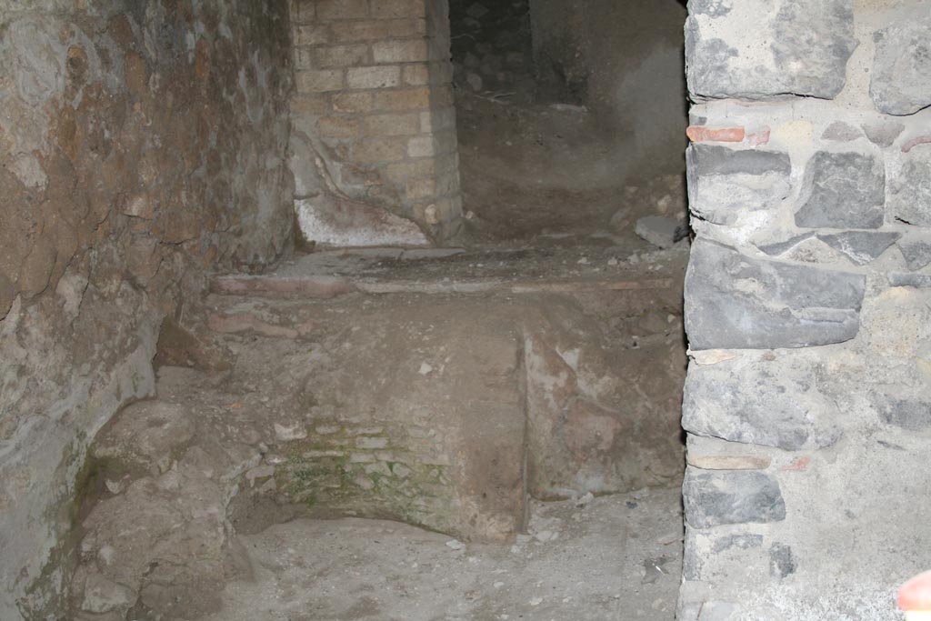 VII.12 Herculaneum, February 2007. Looking west. Photo courtesy of Nicolas Monteix.