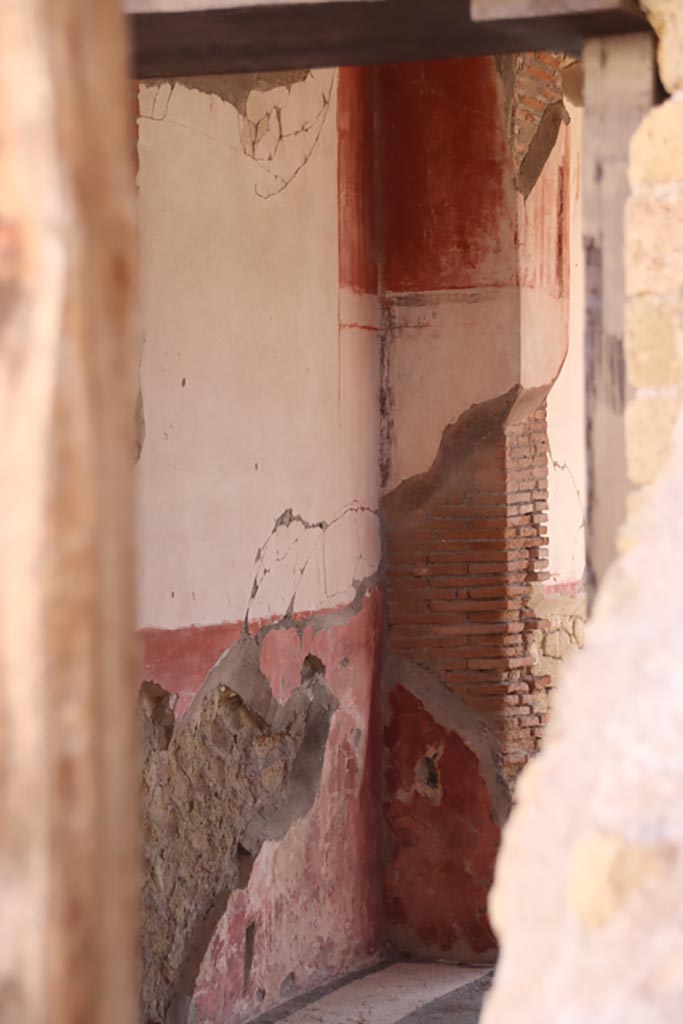 Ins. Orientalis I, 1, Herculaneum, October 2022. 
West end of north side of the atrium. Photo courtesy of Klaus Heese.

