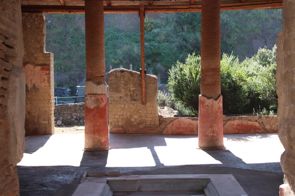 Ins. Orientalis I, 1, Herculaneum, October 2022. Looking east across impluvium from entrance corridor. Photo courtesy of Klaus Heese.