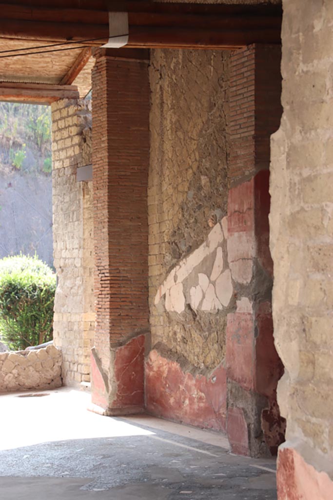 Ins. Orientalis I, 1, Herculaneum, October 2023. 
Looking towards south-east corner and south wall of atrium. Photo courtesy of Klaus Heese.

