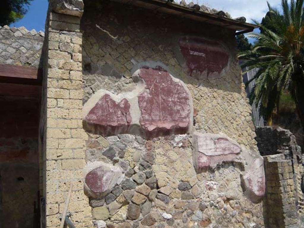 Ins. Or.I.2, Herculaneum. August 2013. North wall of tablinum. Photo courtesy of Buzz Ferebee.  