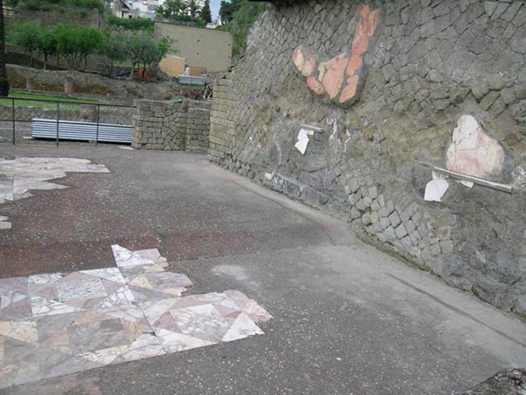 Ins. Or. 1. 2, Herculaneum. May 2005. Looking north towards peristyle, from one of the rear room.
Photo courtesy of Nicolas Monteix.
