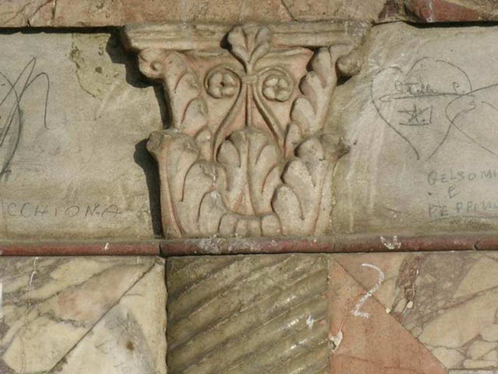 Ins. Or. 1. 2, Herculaneum. May 2005. Detail of Corinthian capital from the dado of the Marble room.
Photo courtesy of Nicolas Monteix.
