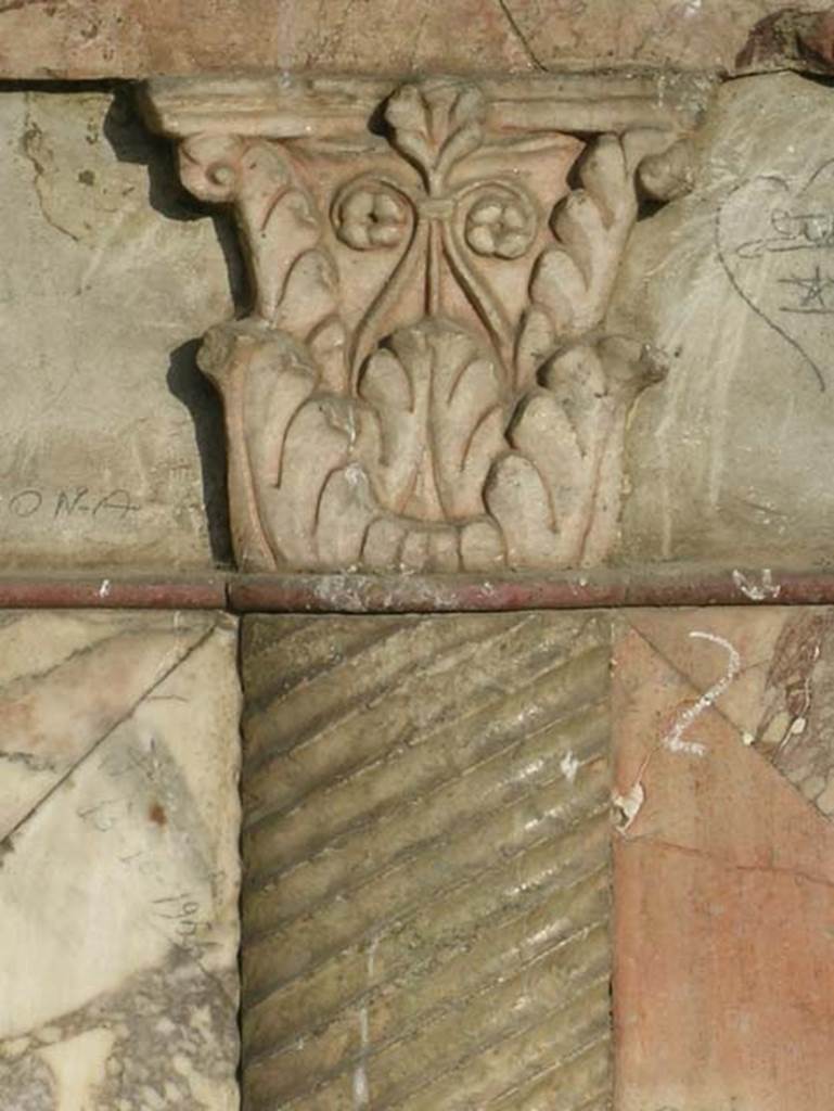 Ins. Or. 1. 2, Herculaneum. May 2005. Detail of Corinthian capital from the dado.
Photo courtesy of Nicolas Monteix.
