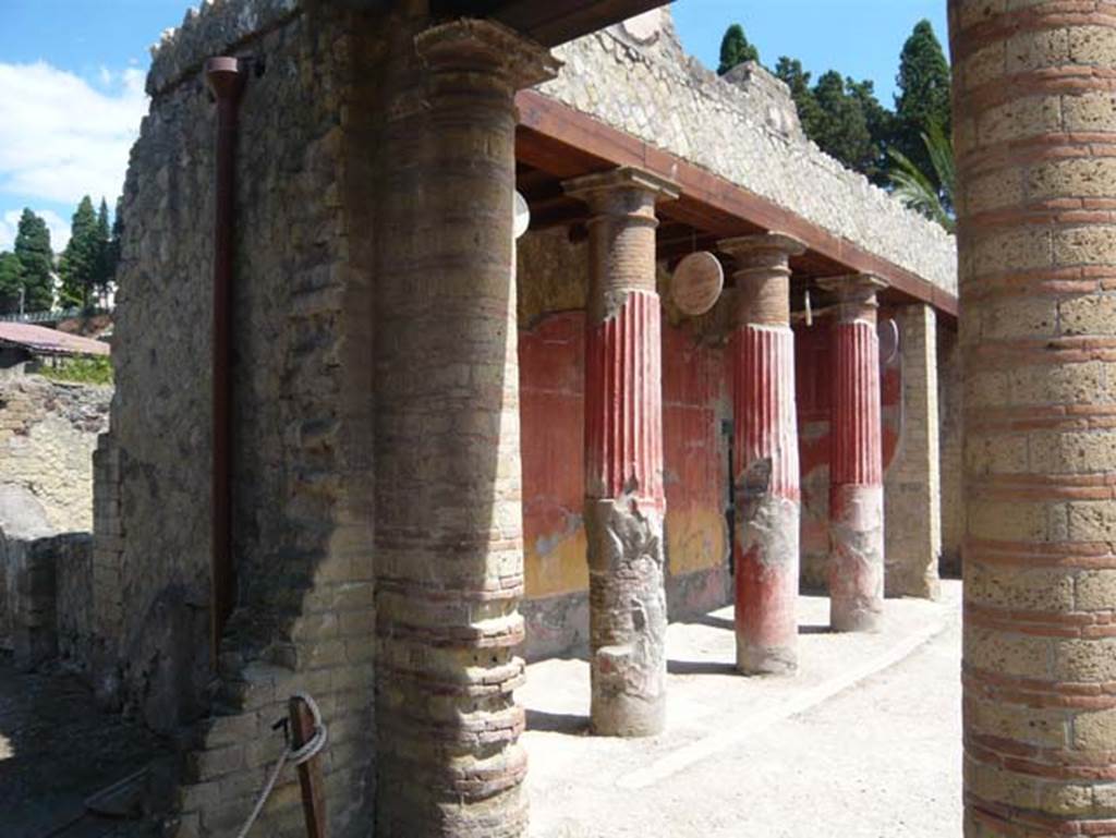 Ins. Or.I.2, Herculaneum. August 2013. Looking east along north side of atrium.  
Photo courtesy of Buzz Ferebee.  
