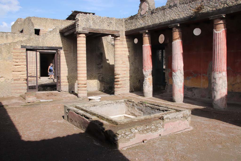 Ins. Orientalis I, 2, Herculaneum. October 2020. Looking towards north-west corner of atrium. Photo courtesy of Klaus Heese.