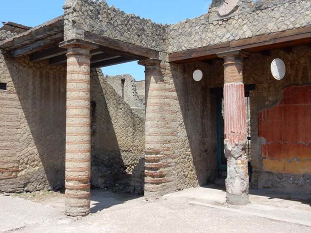 Ins. Orientalis I, 2, Herculaneum. May 2018. Looking towards north-west corner of atrium. 
Photo courtesy of Buzz Ferebee. 
