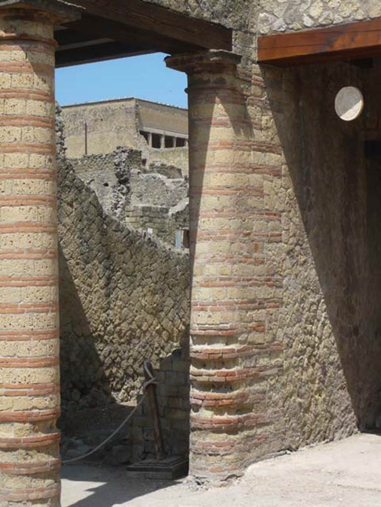 Ins. Or.I.2, Herculaneum. August 2013. Looking towards north-west corner of atrium.
Photo courtesy of Buzz Ferebee.  
