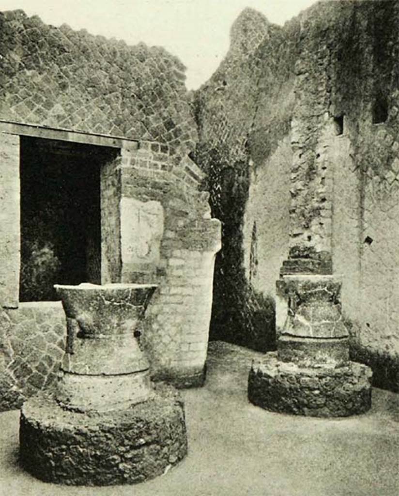 Ins. Or. II, 1ª, Herculaneum. 1958. Room A, mills (m’) and (m). Looking north towards window into room B, and doorway to room b.
See Maiuri A., 1958. Ercolano I Nuovi Scavi (1927-1958) Vol. 1. Roma: Istituto Poligrafico dello Stato, p. 452, fig. 403.

