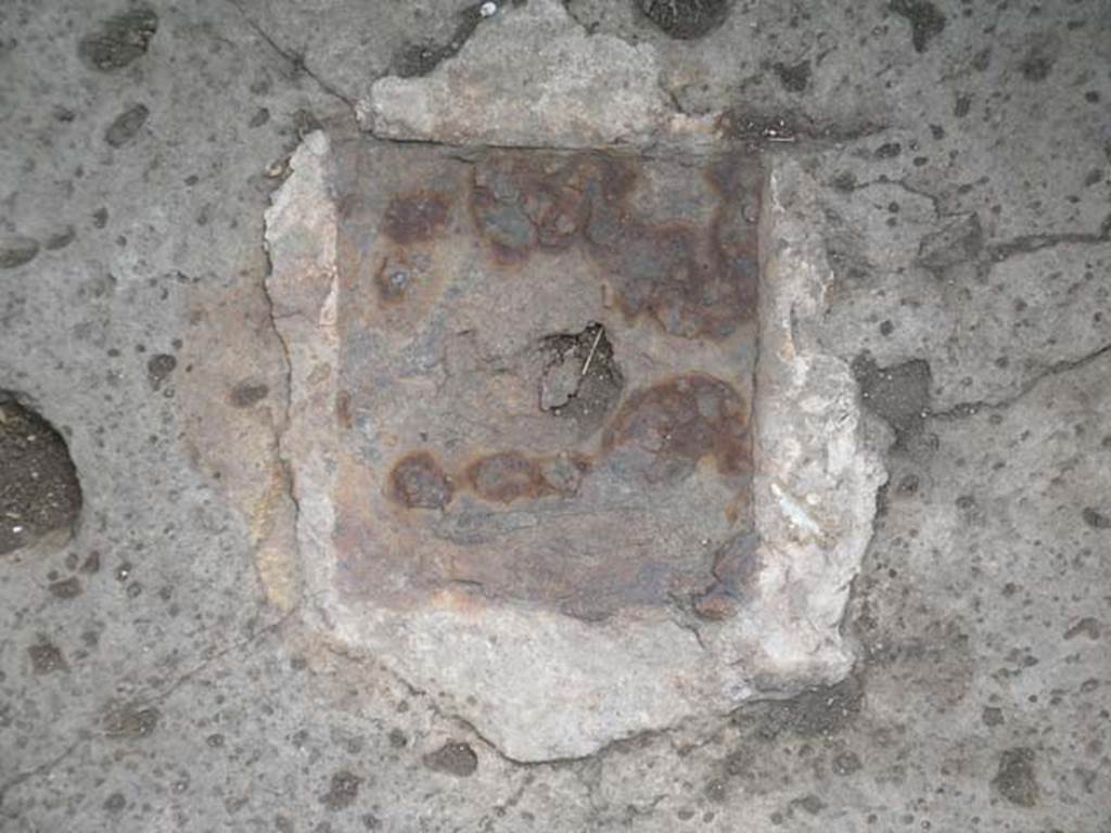 Ins. Or. II, 1ª, Herculaneum. May 2006. Detail from kneading bin. Photo courtesy of Nicolas Monteix.