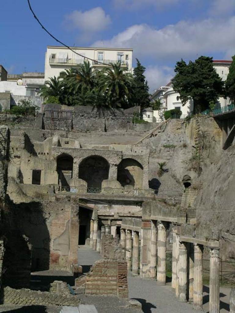 Ins. Orientalis II.4, Herculaneum, May 2006.  
Looking north towards upper terrace, which would have overlooked the Palaestra. 
Photo courtesy of Nicolas Monteix.
