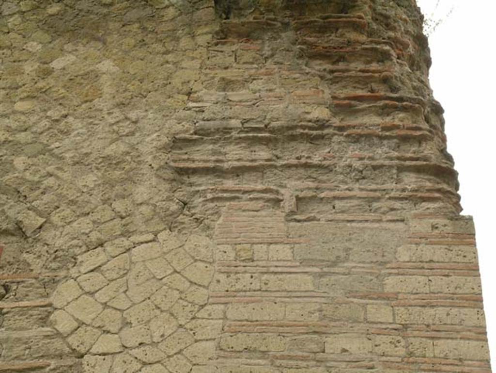 Ins. Orientalis II.4, Herculaneum, June 2005. Detail of wall on north side of doorway/window of room. 
Photo courtesy of Nicolas Monteix.
