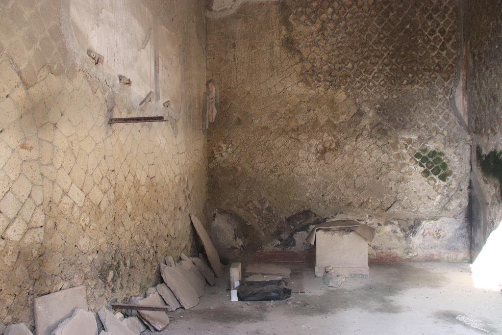 Ins. Or. II.4, Herculaneum. October 2023. Room III, looking towards west wall. Photo courtesy of Klaus Heese.